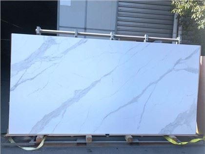 Calacatta Quartz Backsplash